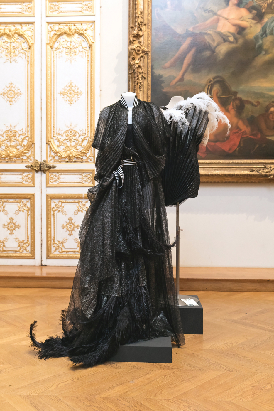 Arts of Fashion Foundation, Musée des Arts Décoratifs, Paris, "The Great Wave", Designer: Hera Zhou designer, Photo: Yann Bohac.