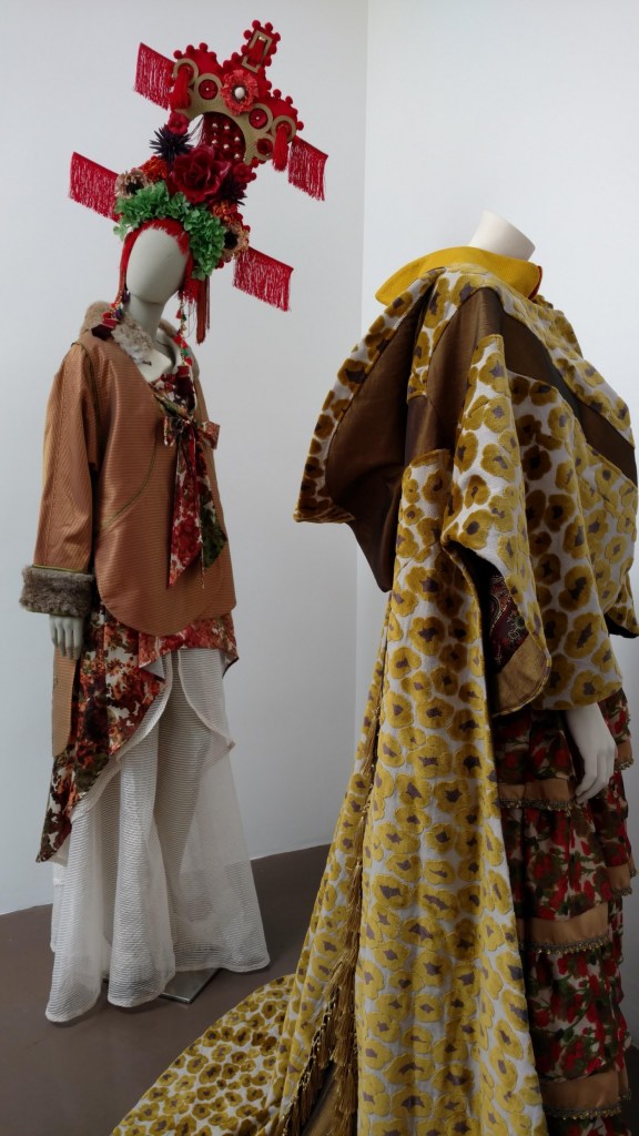 curated by Rhonda P. Hill, Blurred Boundaries Fashion as an Art exhibit, Alena Kalana, designer, GraySpace Gallery, Santa Barbara, ©EDGExpo.com