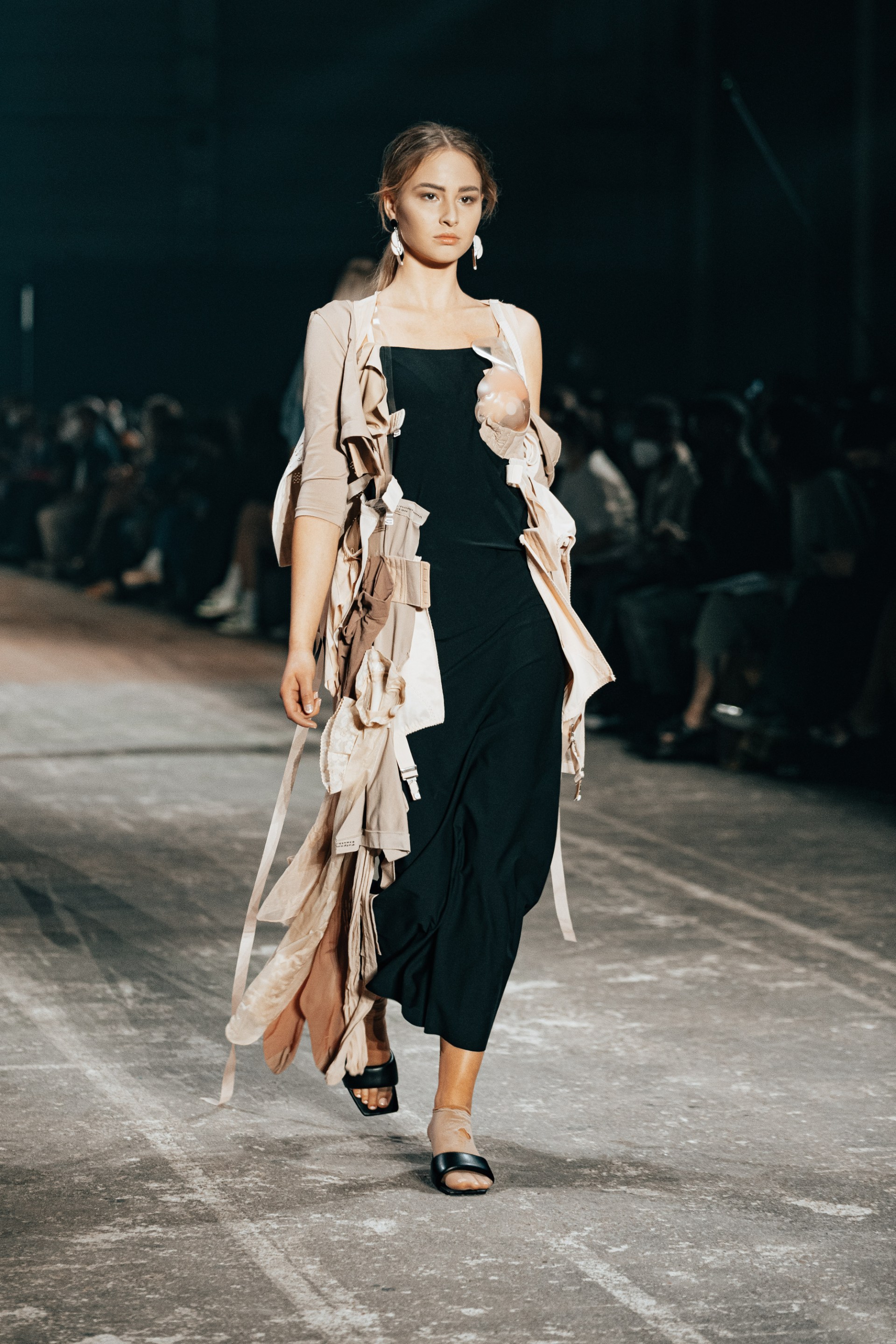 BERLIN, GERMANY - SEPTEMBER 08: A models walks the runway during the "Neo.Fashion. Graduate Show" of Best Graduates Show &amp; Award at Mercedes-Benz Fashion Week“ at the Mercedes-Benz Fashion Week Berlin September 2021 at Kraftwerk on September 8, 2021 in Berlin, Germany. (Photo by Robert Schlesinger/Getty Images for Neo.Fashion.)