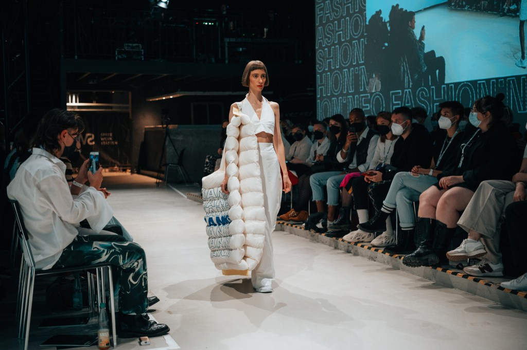 “Y / N SELECT”:  A Look at designs by Sarah&nbsp;Broecker