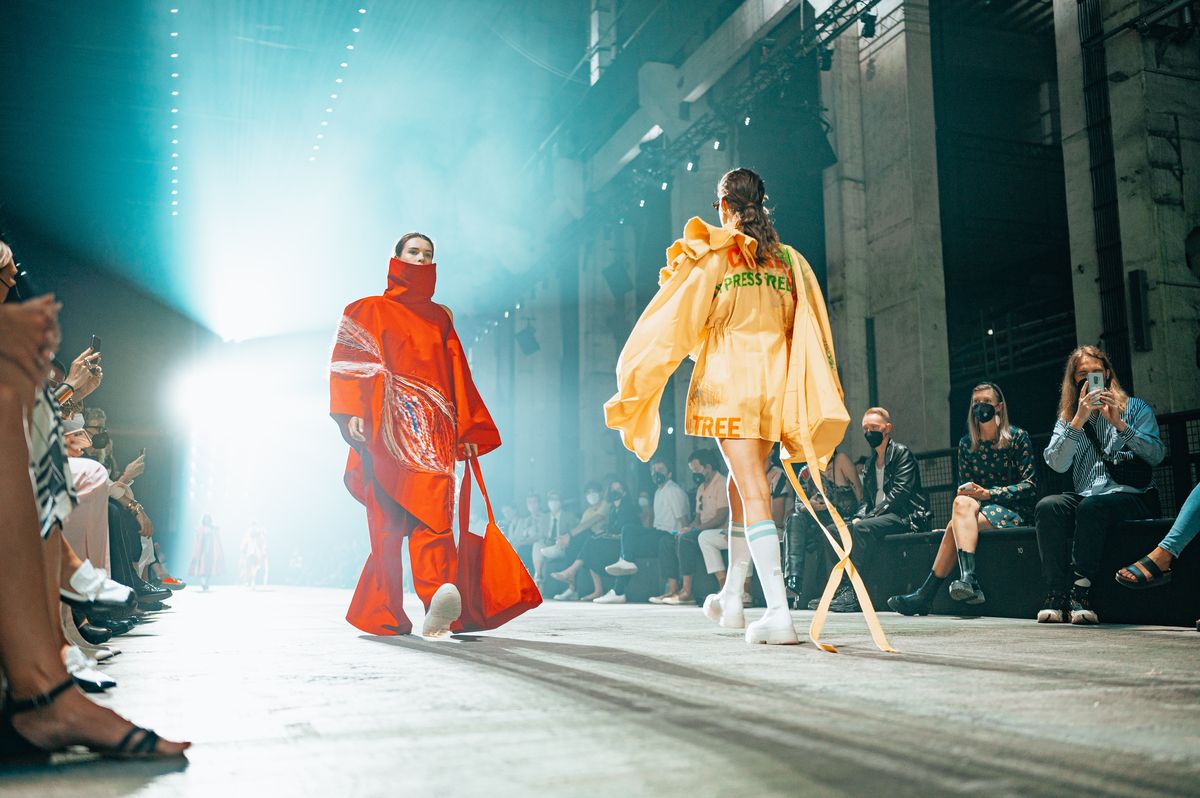 アート・デザイン・音楽 Contemporary Fashion No.4, No.5, No.6 felicitas-volk-designer-