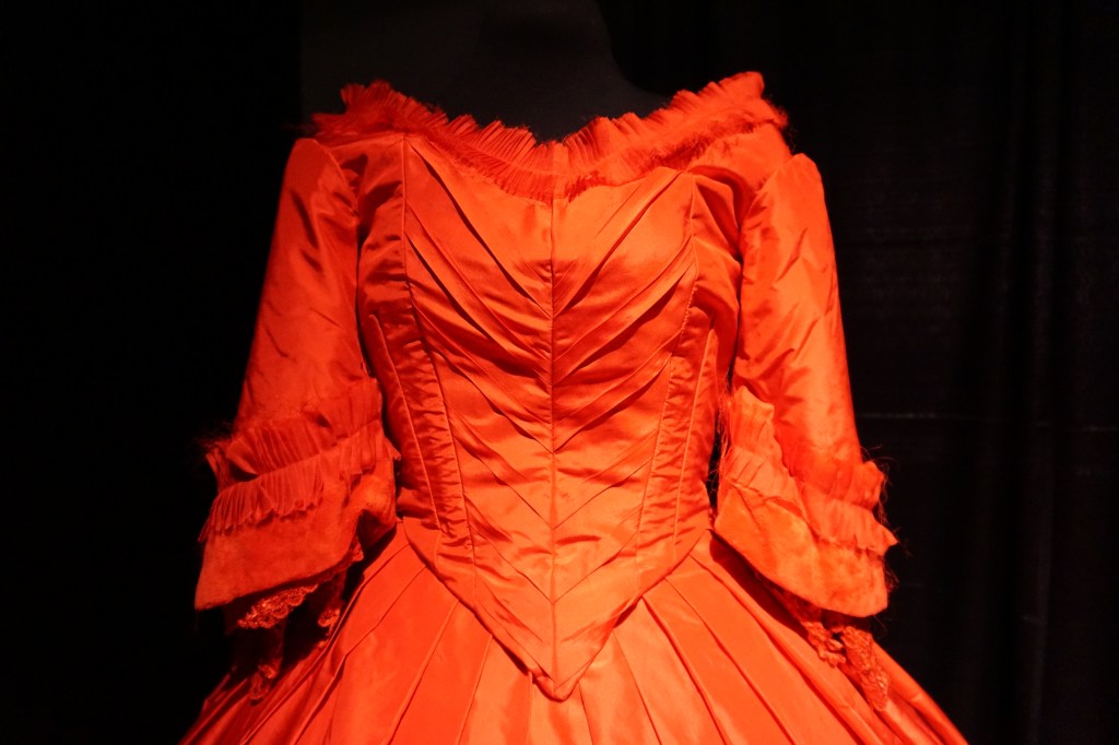 Dressed in COSTUME: The VISUAL Communication of Performance&nbsp;ART