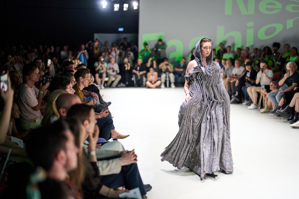 “Everything and Nothing, Excess and Emptiness at the Same Time”: Paula Lessel tells a Grey&nbsp;story